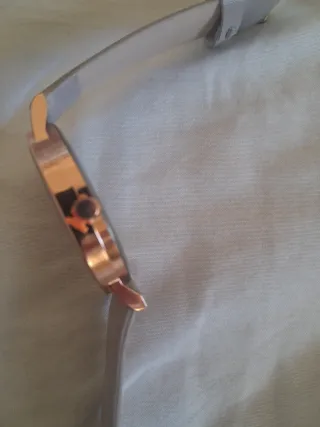 Reloj YIAKO Beige y Dorado Mujer