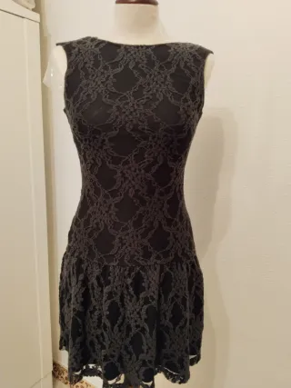 Vestido negro encaje