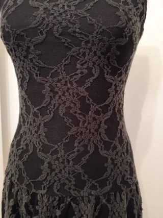 Vestido negro encaje