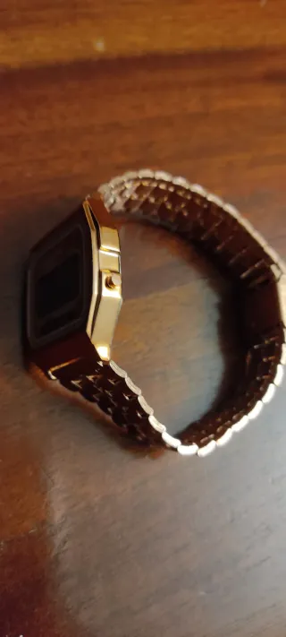 Reloj Digital Oro Rosa - WR Lithium