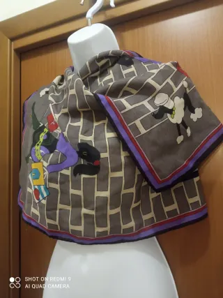 Sciarpa Braccialini  ritiro a mano zona Frascati