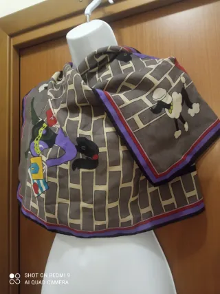 Sciarpa Braccialini  ritiro a mano zona Frascati