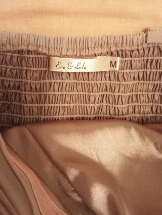 Vestido rosa asimétrico