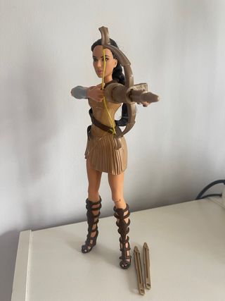 Muñeca Barbie Wonder Woman con Arco