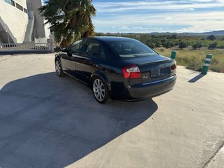 Audi A4 2004 quattro