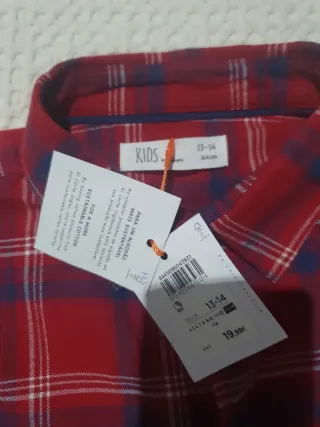 Camisa de cuadros roja y azul