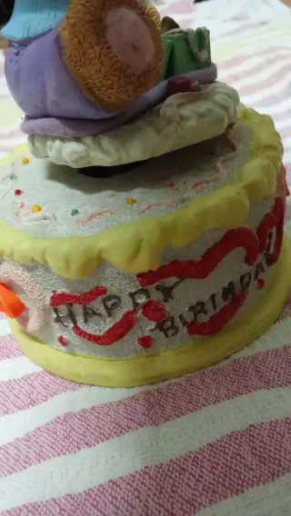 Figura musical oso con tarta