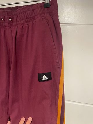 Pantalón chándal Adidas púrpura y dorado