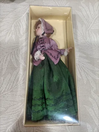 Muñeca de Porcelana Eugenia Grande