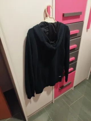 Chaqueta Adidas Negra con Logo Rosa Talla S