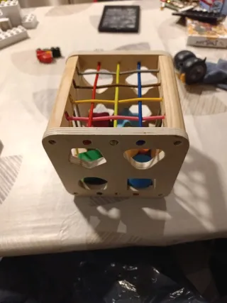 Cubo actividades madera bebé