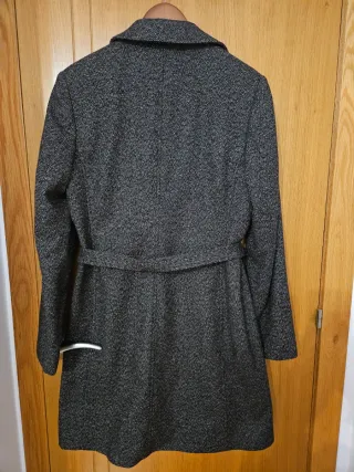 Abrigo mujer gris y negro