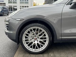 Porsche Cayenne S  Full Hybrid