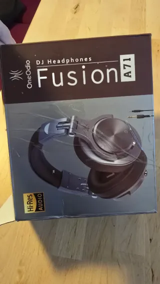 One Fusion A71 DJ headphones