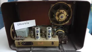 Radio antigua Grundig type 196 W