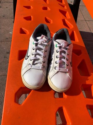 Sneakers Nike sportive scarpe cacciate per sport