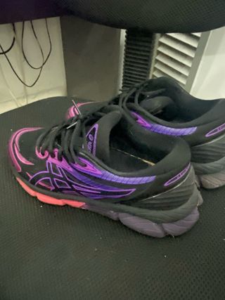 Scarpe sportive Asics Gel in perfette condizioni