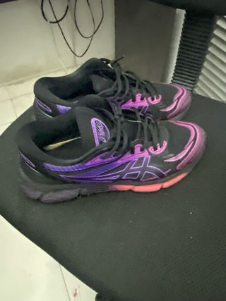 Scarpe sportive Asics Gel in perfette condizioni