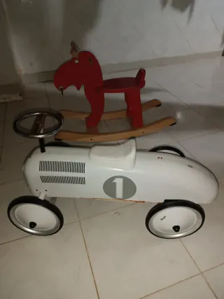 Auto e Cavallo a Dondolo per Bambini 30 euro per entrambi