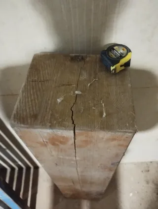 Cornisa de chimenea de madera