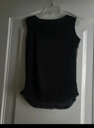 Top plateado brillante sin mangas