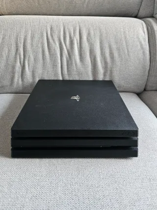 PS4 Pro 1TB + Controller