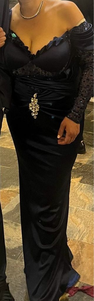 Vestido azul fino y elegante