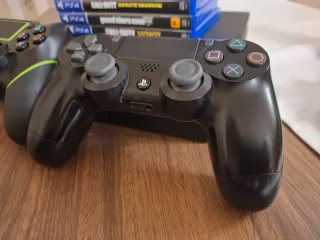 PS4 (PlayStation 4) + 2 Mandos + Giochi