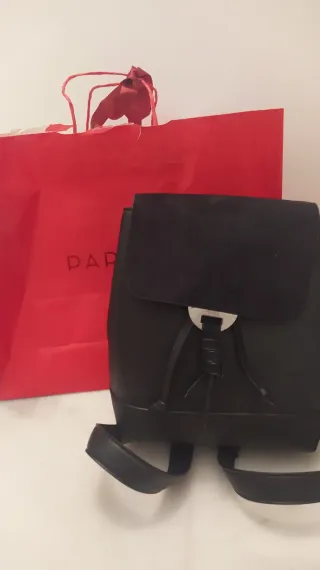 MOCHILA NEGRA PARFOIS NUEVA