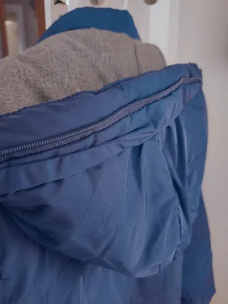 Giacchetta in stile trench blu. Bambini 15-16 anni