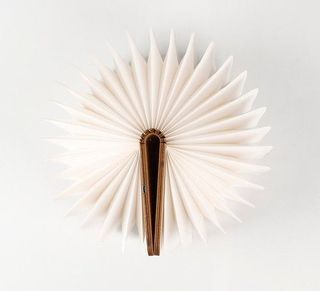Lámpara libro plegable LED – decoración creativa