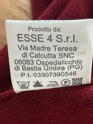 Gilet rosso in lana merino e acrilico