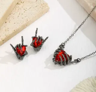 Collar y pendientes corazón esqueleto