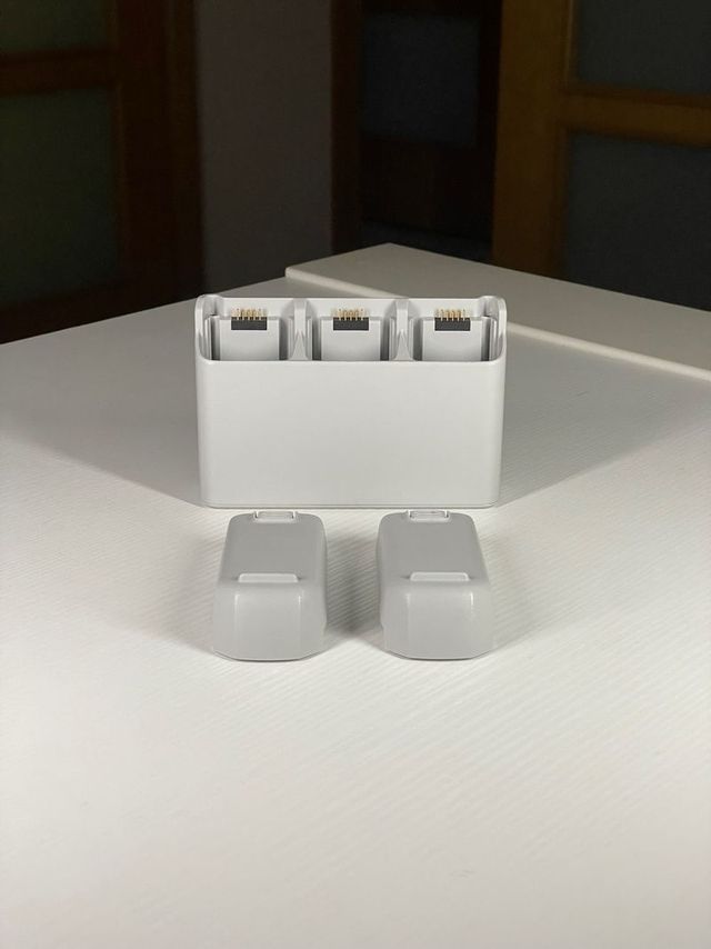 2 Batterie DJI Neo + Base di Carica