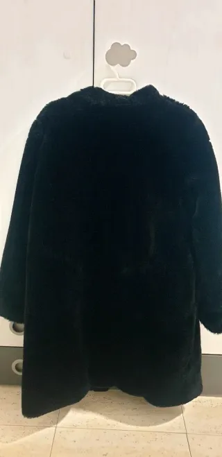 Abrigo pelo Mango negro