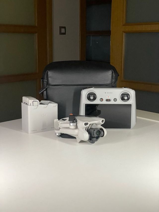 DJI Mini 3 + Mando RC1