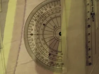 Set de geometría: escuadra y transportadores