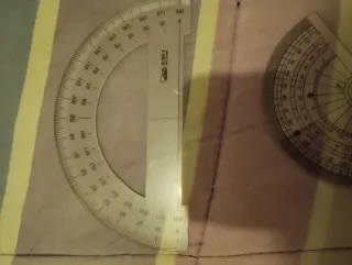 Set de geometría: escuadra y transportadores