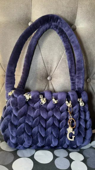 Borsa blu in velluto fatta a mano