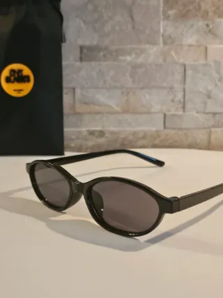 Occhiali da sole neri ovali