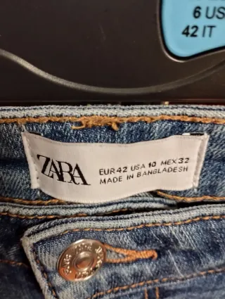 Pantalones vaqueros Zara desgastados