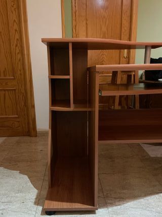 Escritorio de madera