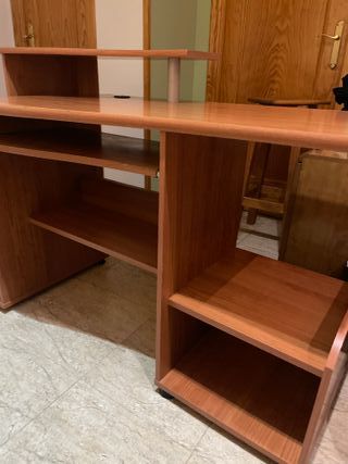 Escritorio de madera
