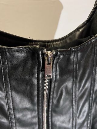 Vestito in ecopelle Bershka nero