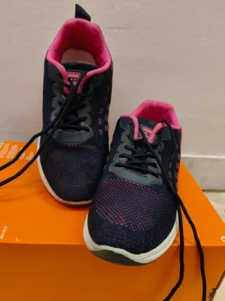 Scarpe da corsa blu discrete n. 36