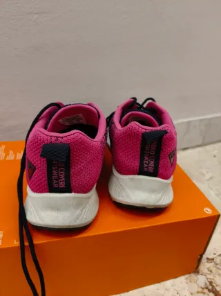 Scarpe da corsa blu discrete n. 36