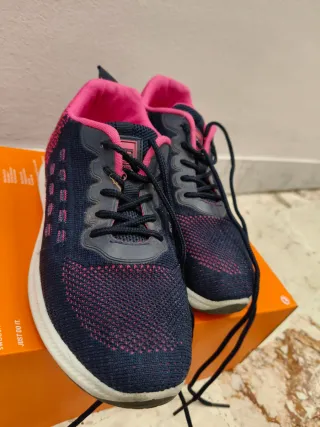 Scarpe da corsa blu discrete n. 36