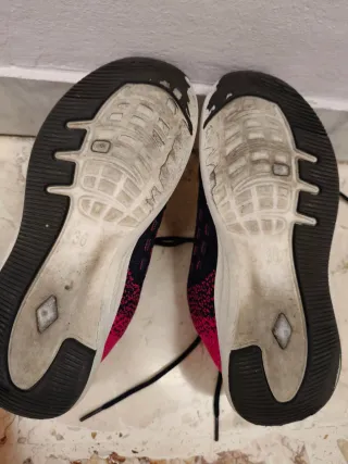 Scarpe da corsa blu discrete n. 36