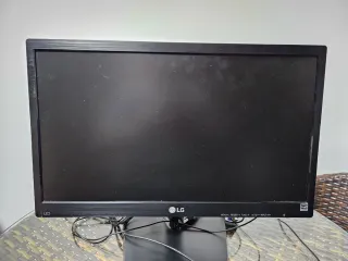 Pantalla LG, Teclado y Ratón Negro