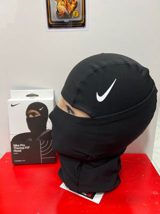 Nike Pro Therma-FIT Hood Negro